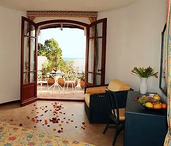La Azzurra Hotel *